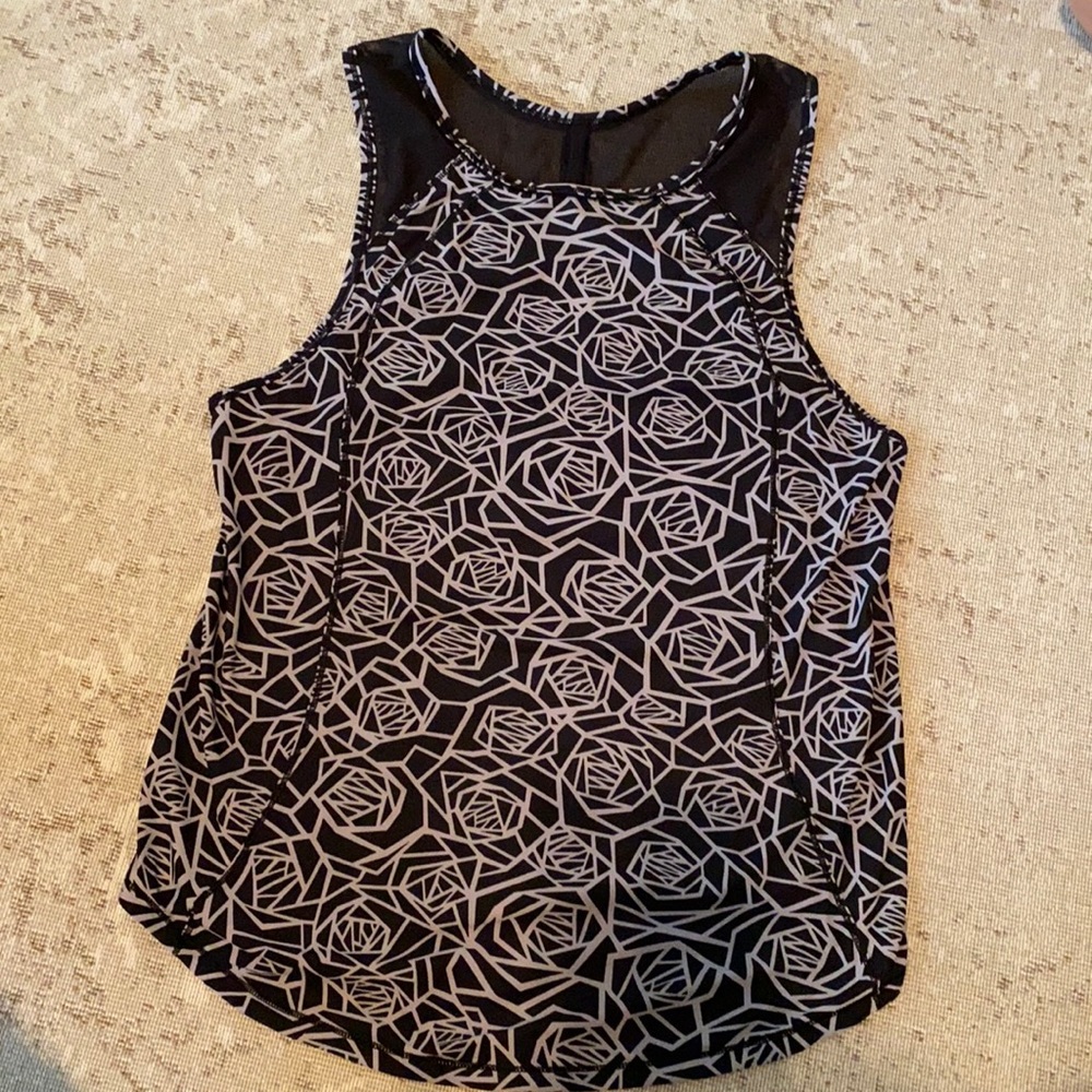 Lululemon flowy geometric rose tank